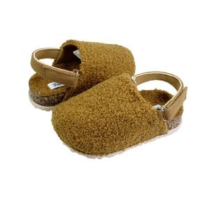 Toddler girl faux Sherpa clogs